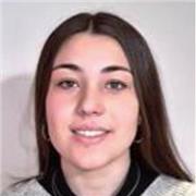 Profesora de Ingles, actualmente tengo un C1 titulado por la Universidad de Navarra y sigo estudiando.